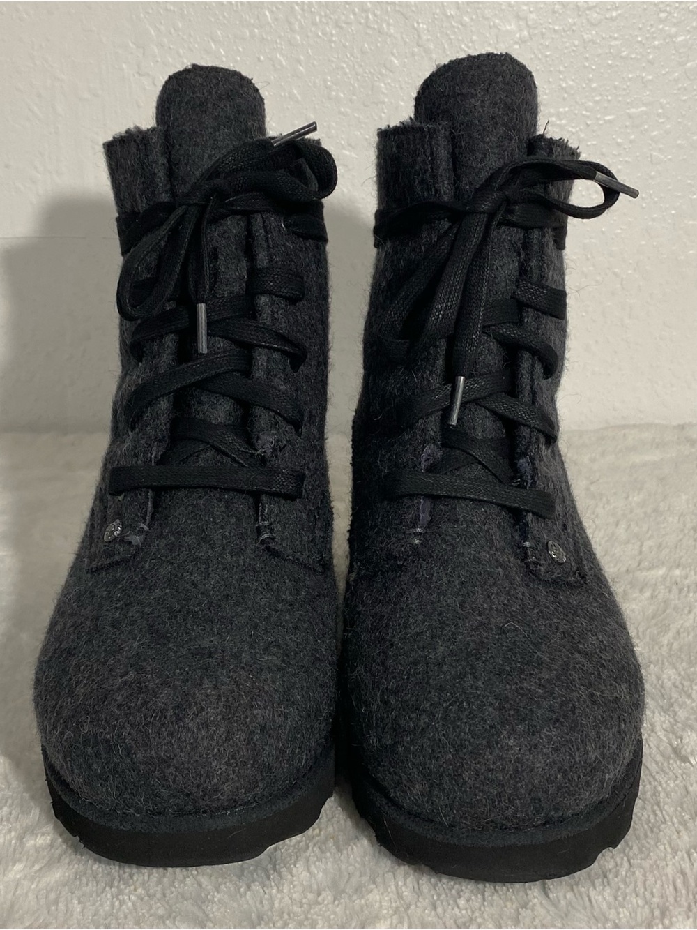 Bearpaw Krista Charcoal Gray Wool Felt Lace Up Boots Women’s Size 9 - Picture 4 of 12